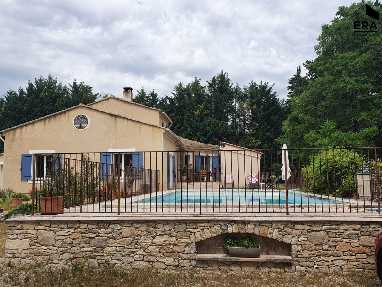 A vendre, Belle villa de 150 m² avec piscine sur 2500 m de terrain