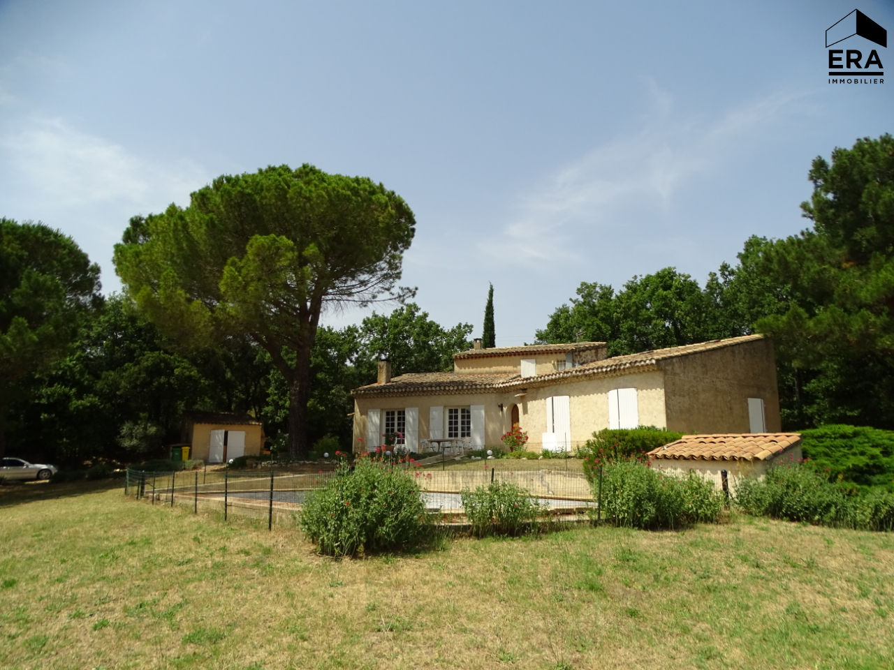 A vendre Villa Caumont Sur Durance sur 12 000 M² de Terrain