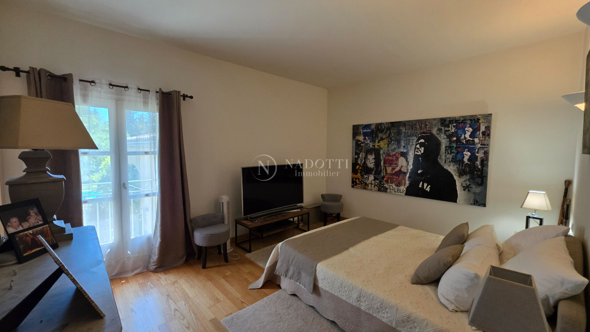 Superbe maison ancienne de charme sur terrain de 18 000 m² avec piscine et jardin arboré