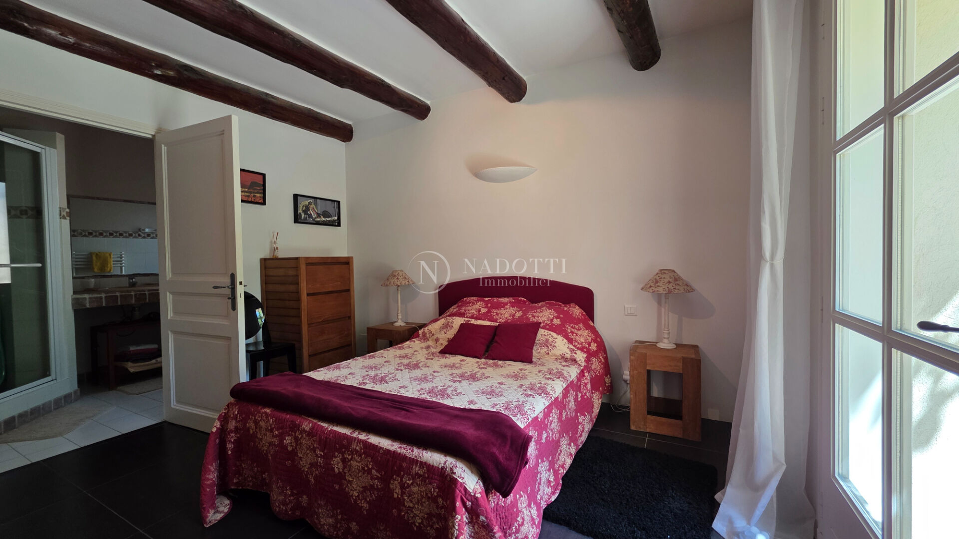 Superbe maison ancienne de charme sur terrain de 18 000 m² avec piscine et jardin arboré