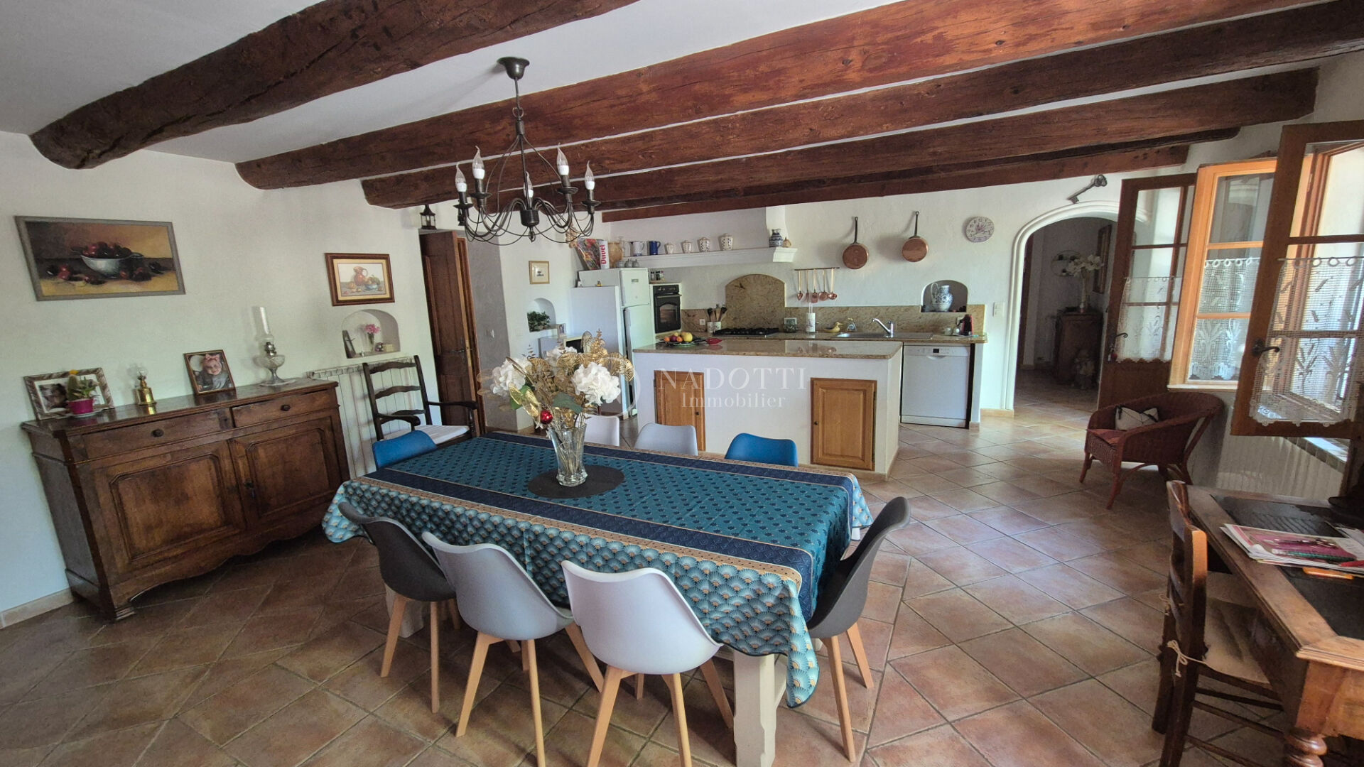 Cavaillon mas en campagne sur 9300 m² de terrain.