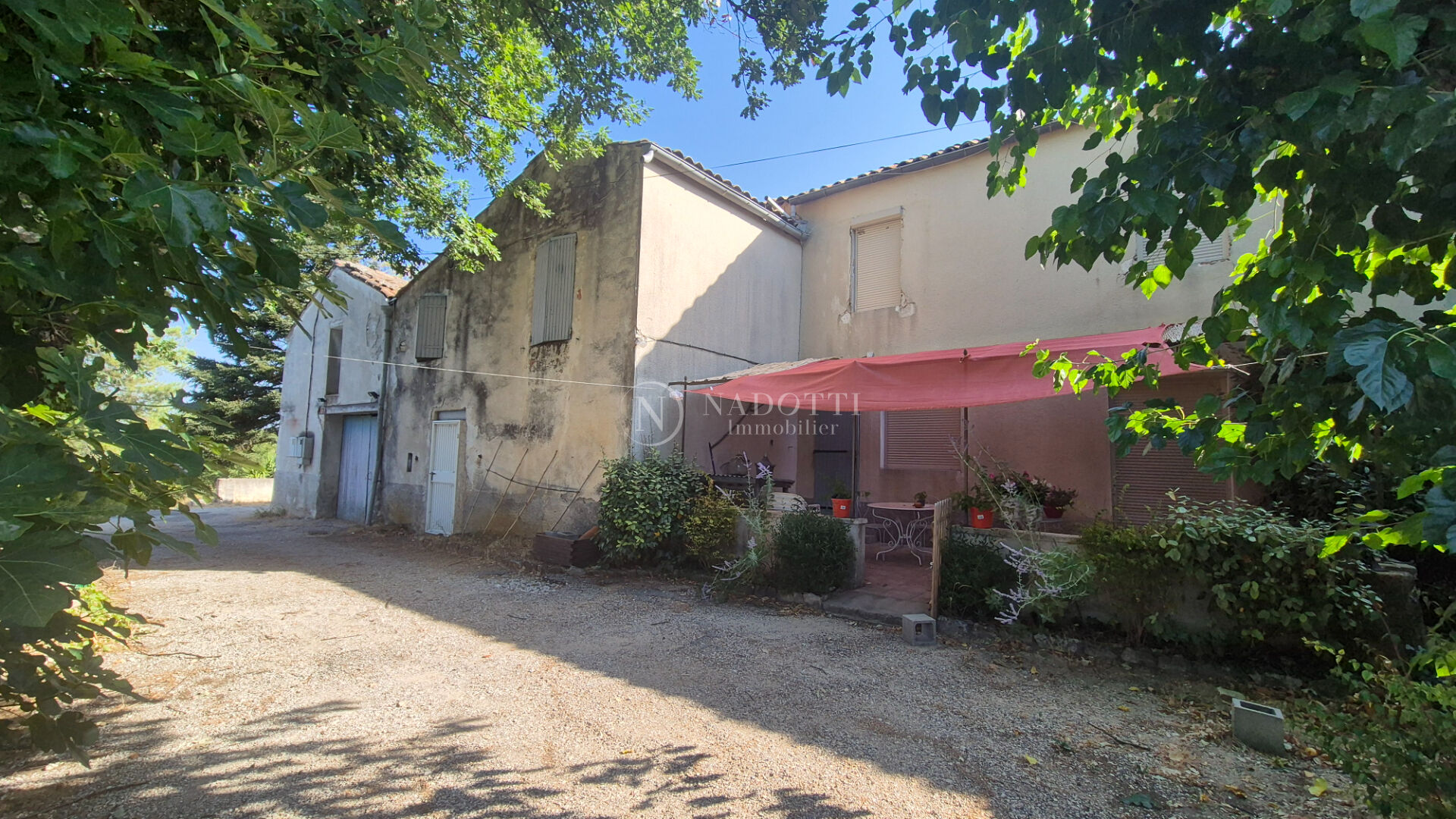 MAS à Rénover  sur 2 hectares de terrain