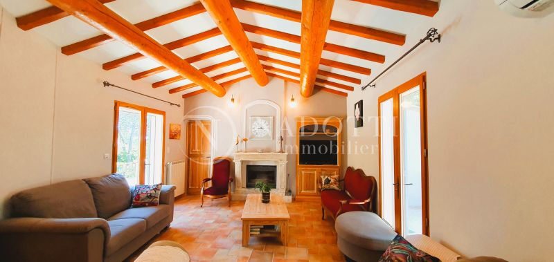 Propriété sur la colline Saint Antoine avec deux appartements indépendants et 5000m2 de terrain