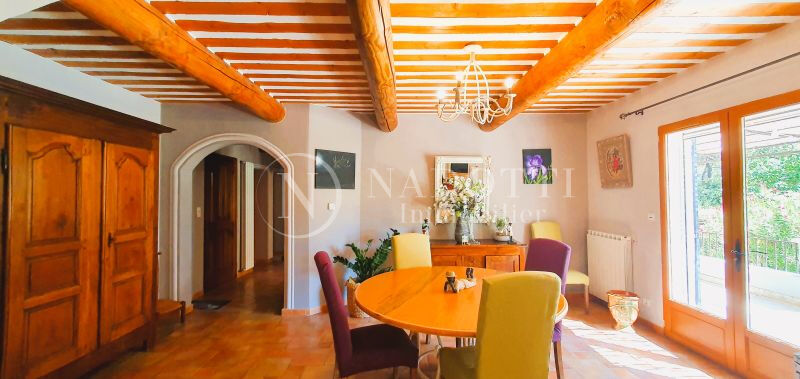 Propriété sur la colline Saint Antoine avec deux appartements indépendants et 5000m2 de terrain