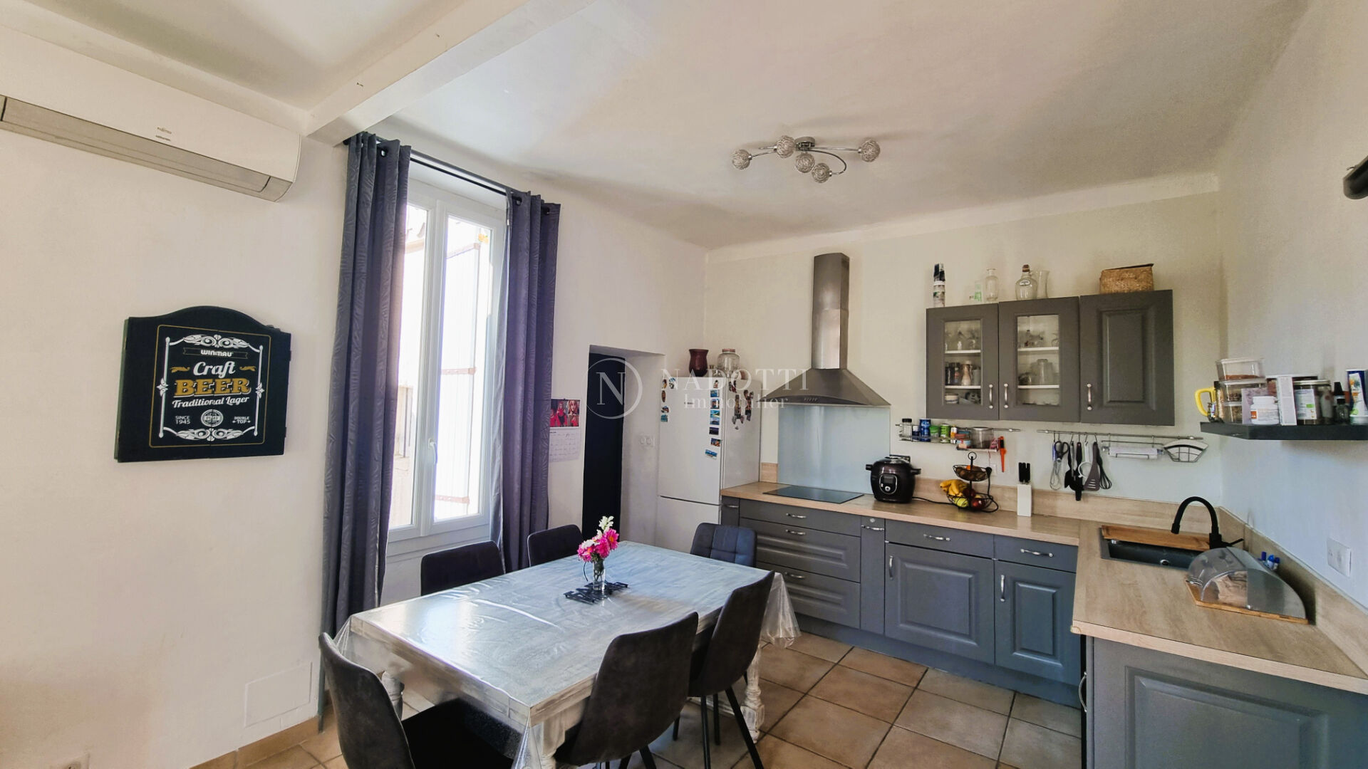 Maison L Isle Sur La Sorgue 4 pièce(s) 105 m2, cour intérieure, proche centre