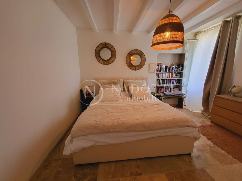 L Isle Sur La Sorgue en campagne avec jardin et terrasse ombragée, en pierres