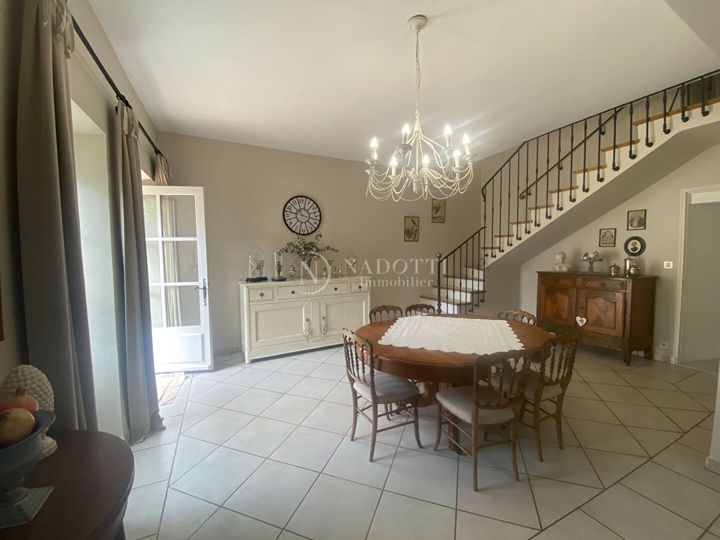 Maison 6 pièces 165 m² · à Mollégès · 165 m² · 357 000 €